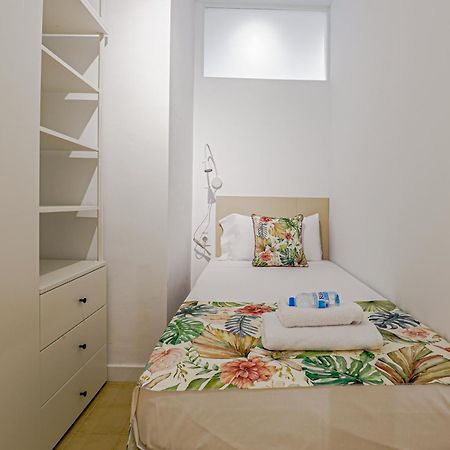 Alcam Books Apartment Barcelona Exterior photo